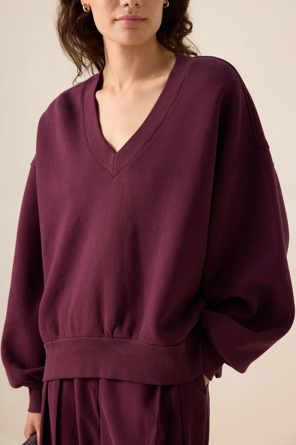 Sweat avec col V - rouge foncé