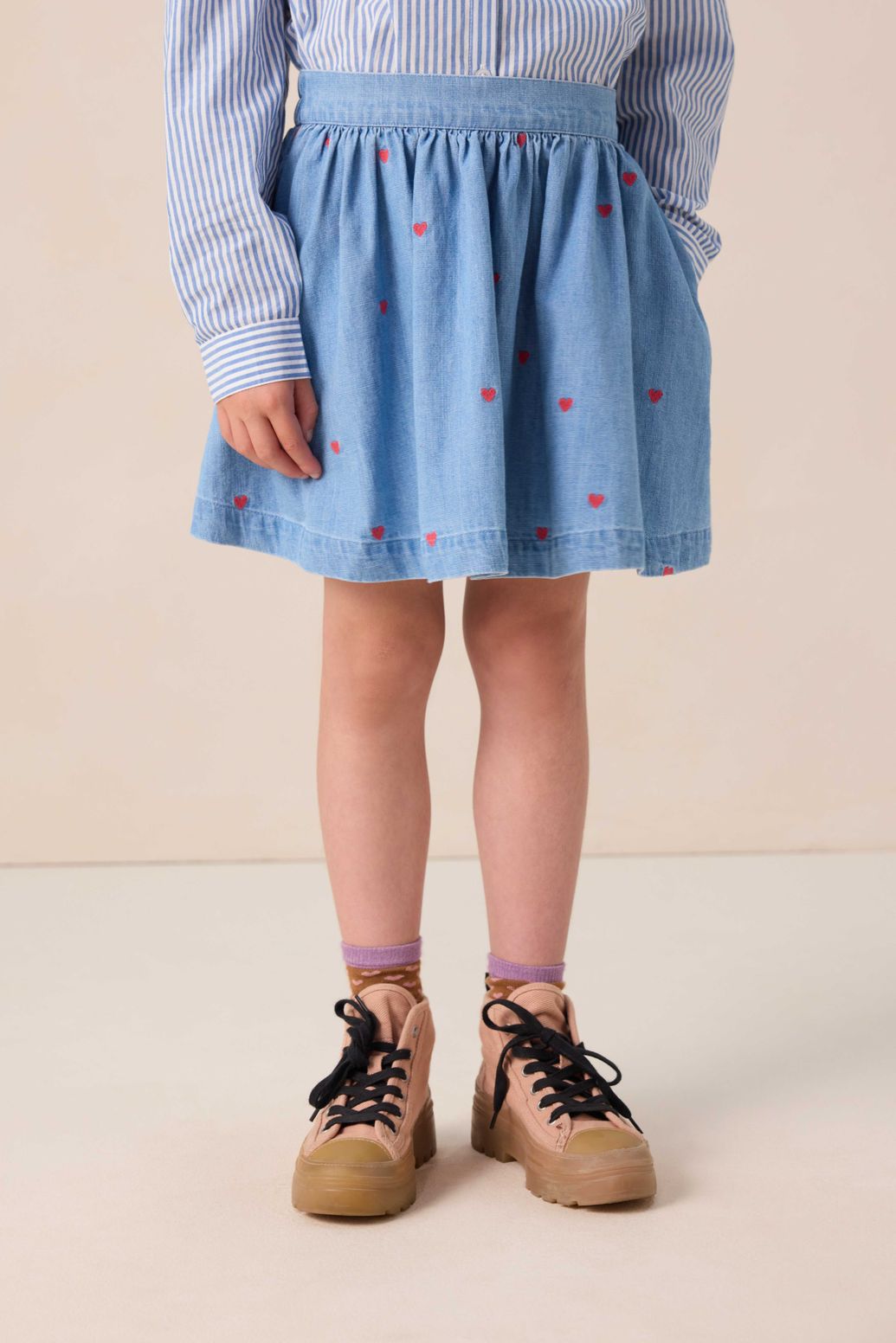 Blauwe denim rok met hartjes embroidery
