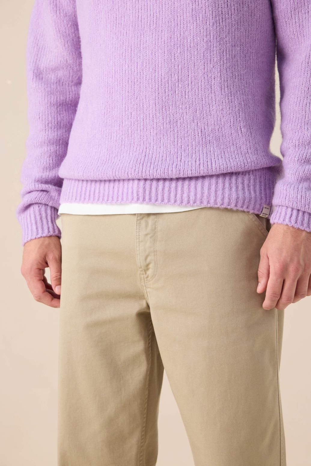 Lichtgroene chino