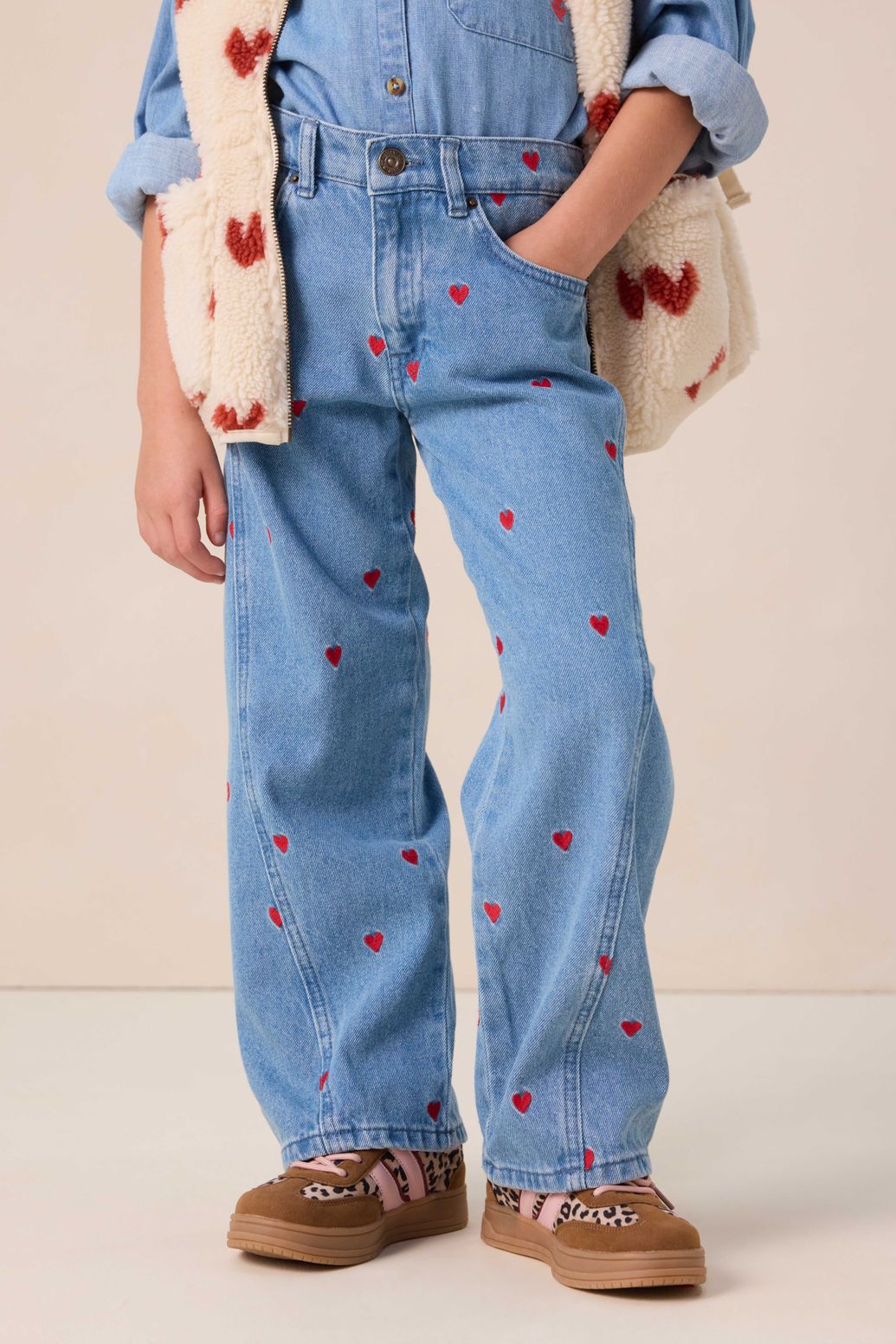 Blauwe straight leg jeans met hartjes