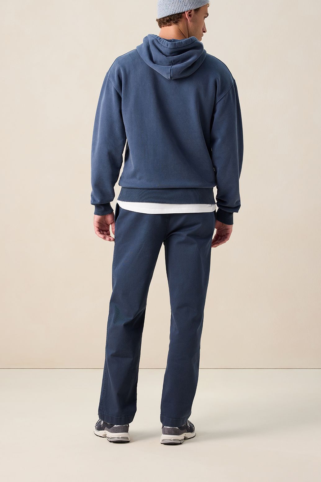 Donkerblauwe hoodie met embroidery