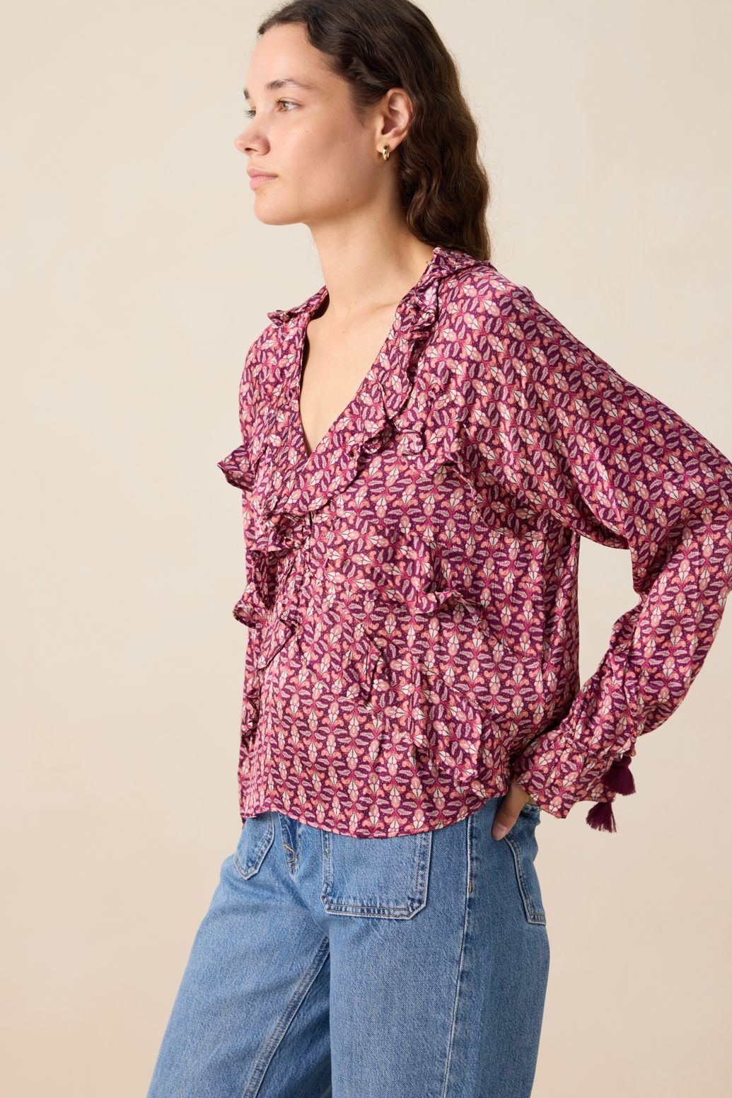 Donkerrode blouse met ruffles