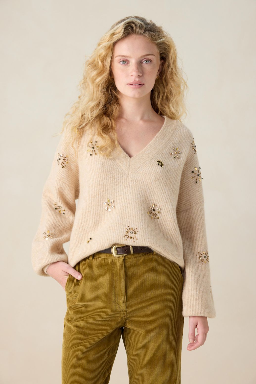 Beige trui met V-hals