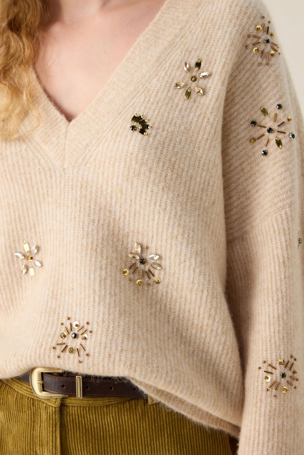 Beige trui met V-hals