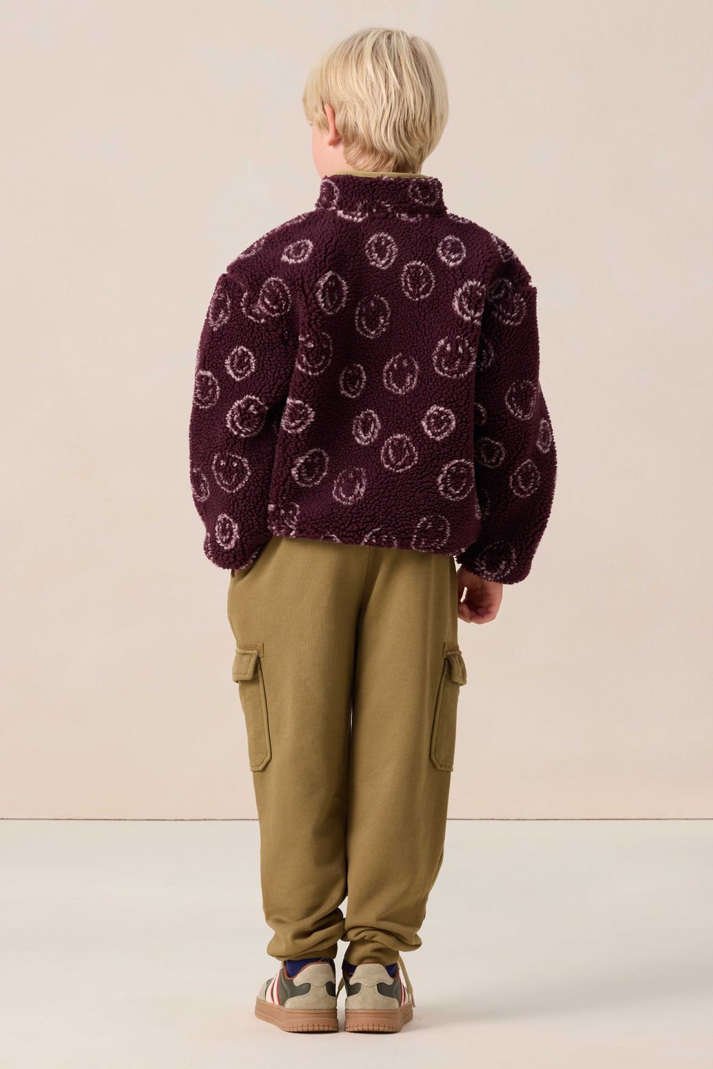 Donkerrode teddy sweater met smileys