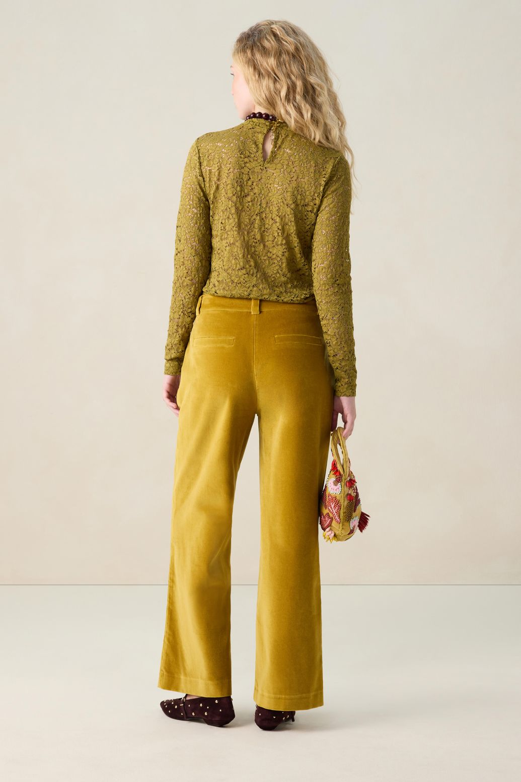 Cropped Hose aus Samt - senfgelb