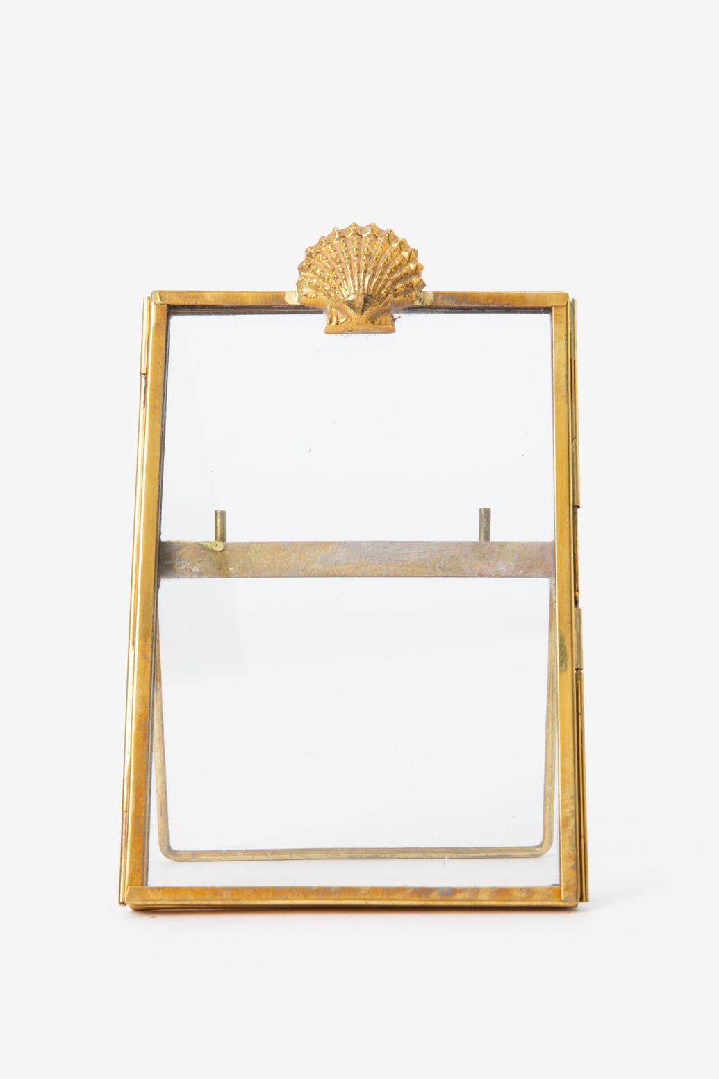 Goudkleurige fotolijst met schelp