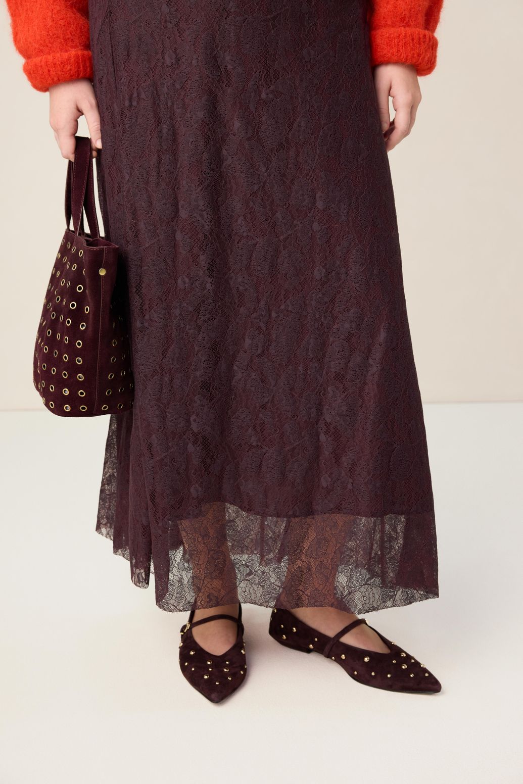 Veloursleder-Ballerinas mit Nieten - dunkelrot