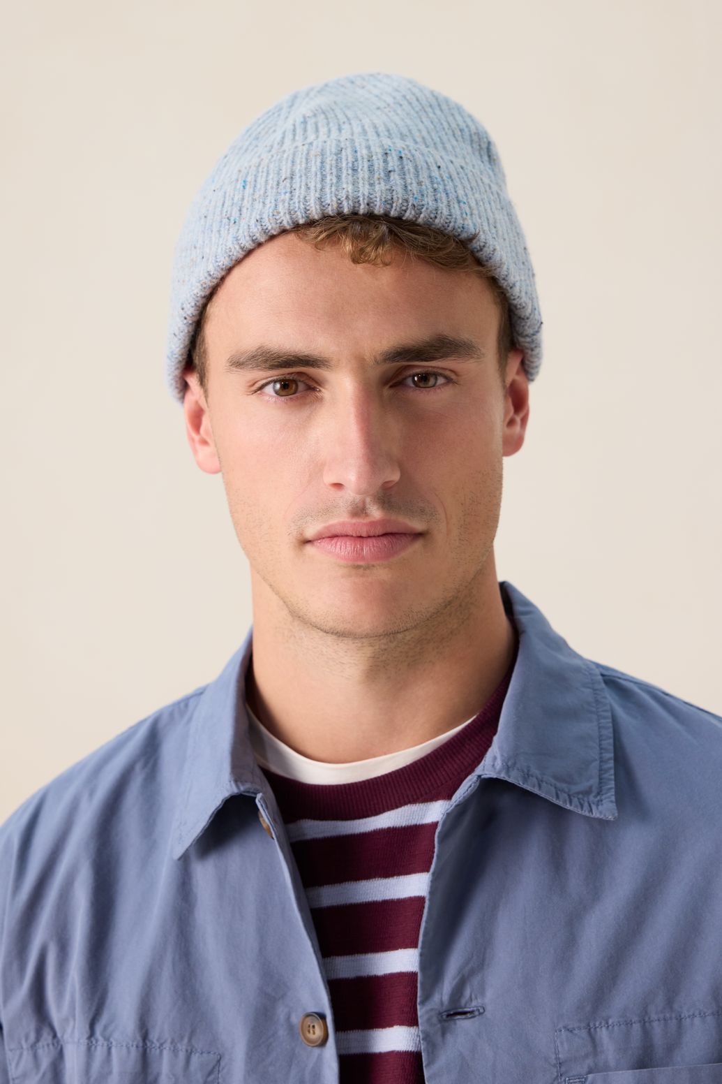 Bonnet en laine - bleu clair