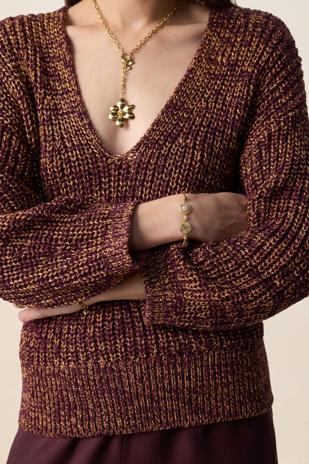 Lurex-Pullover mit V-Ausschnitt - dunkelrot