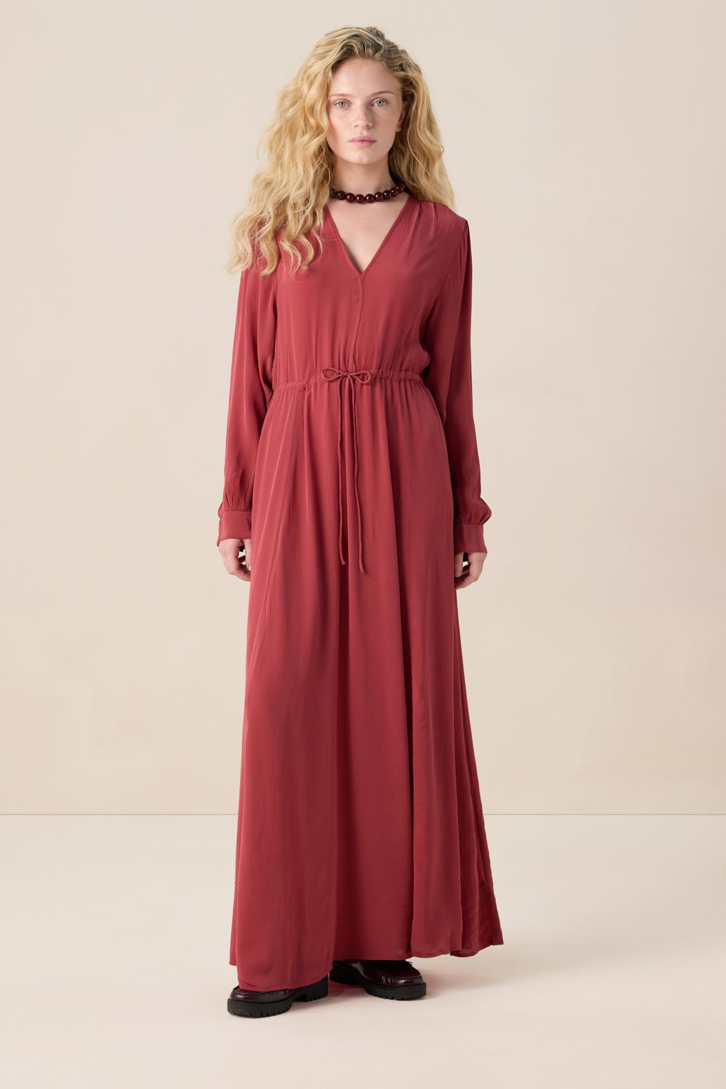 Robe longue avec manches bouffantes - rouge