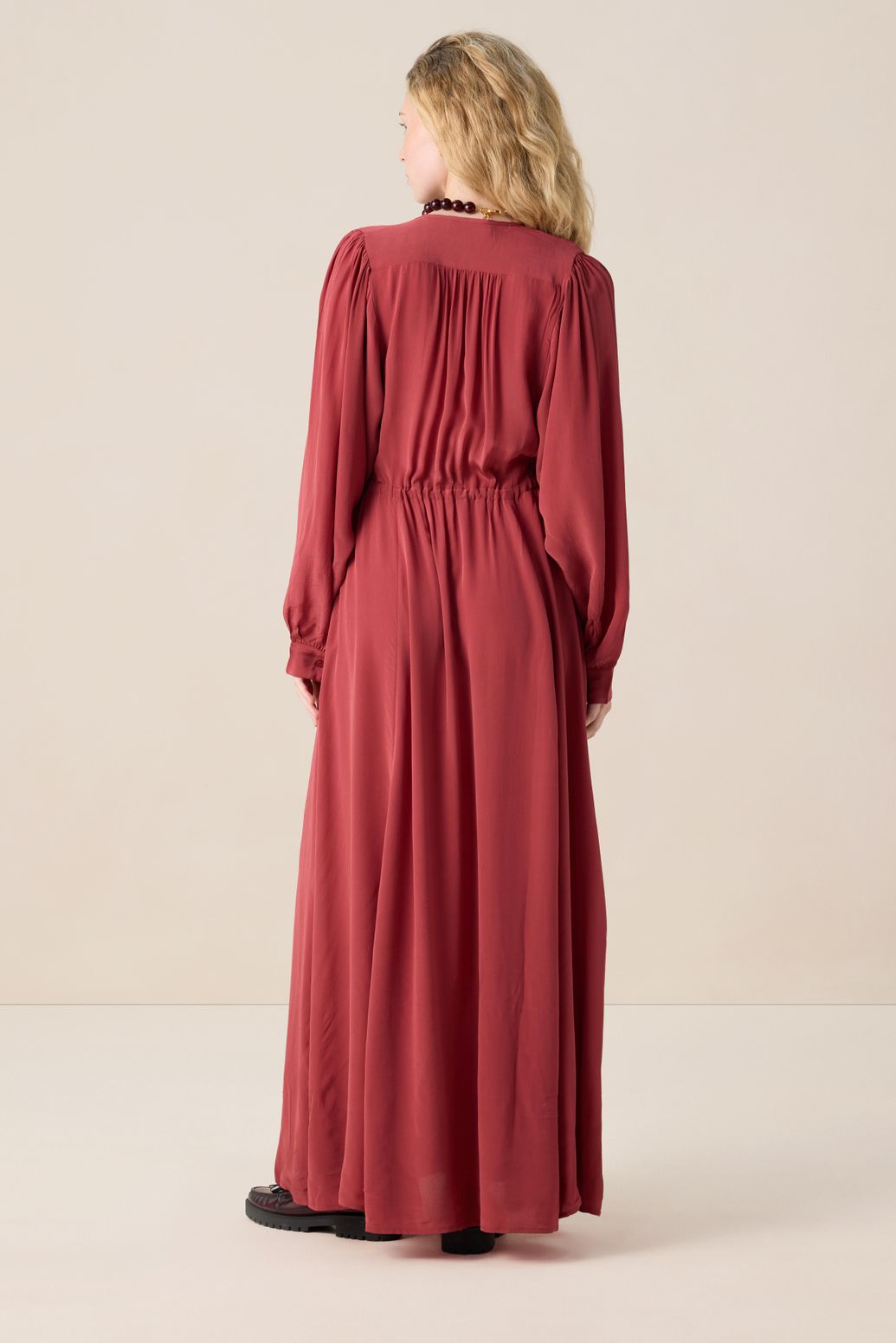 Robe longue avec manches bouffantes - rouge