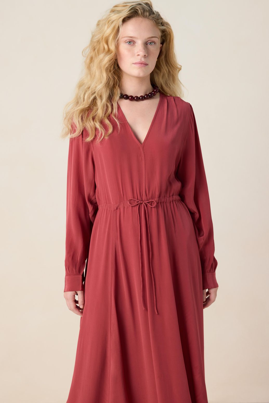 Robe longue avec manches bouffantes - rouge