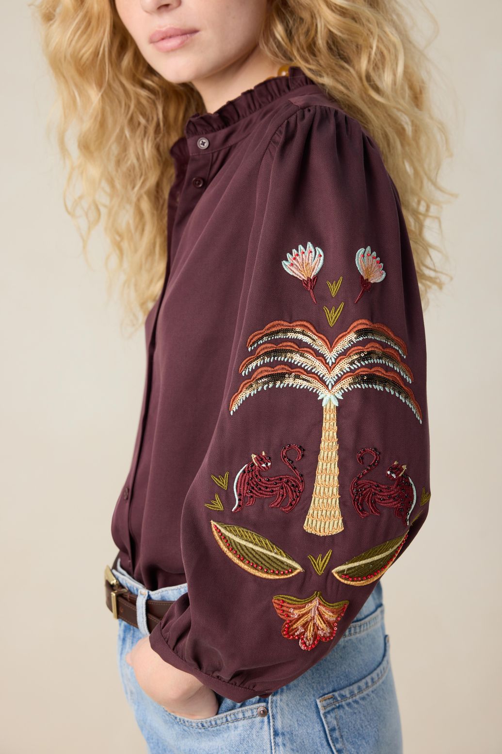 Bluse mit Stickerei - dunkelbraun