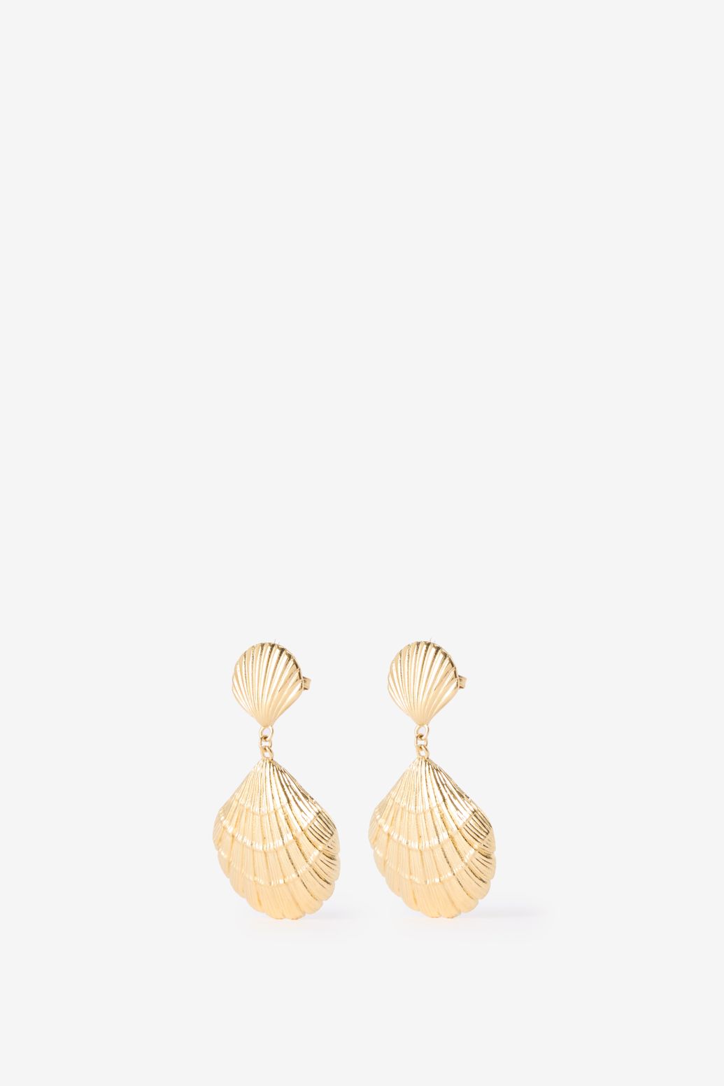 Gold plated oorbellen met schelp