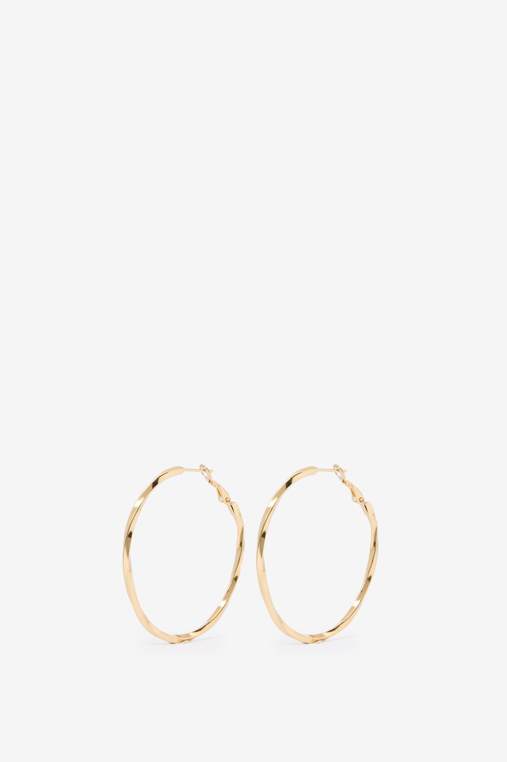 Gold-plated Ohrringe in gehämmerter Optik