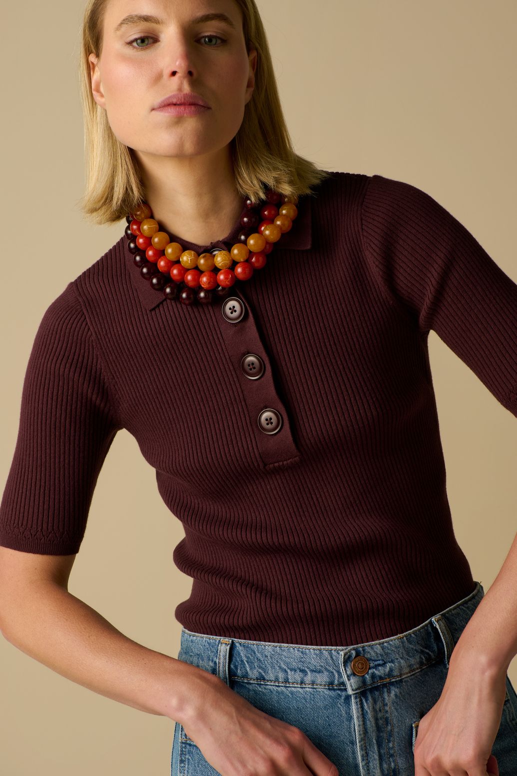 Collier à perles en résine - marron foncé