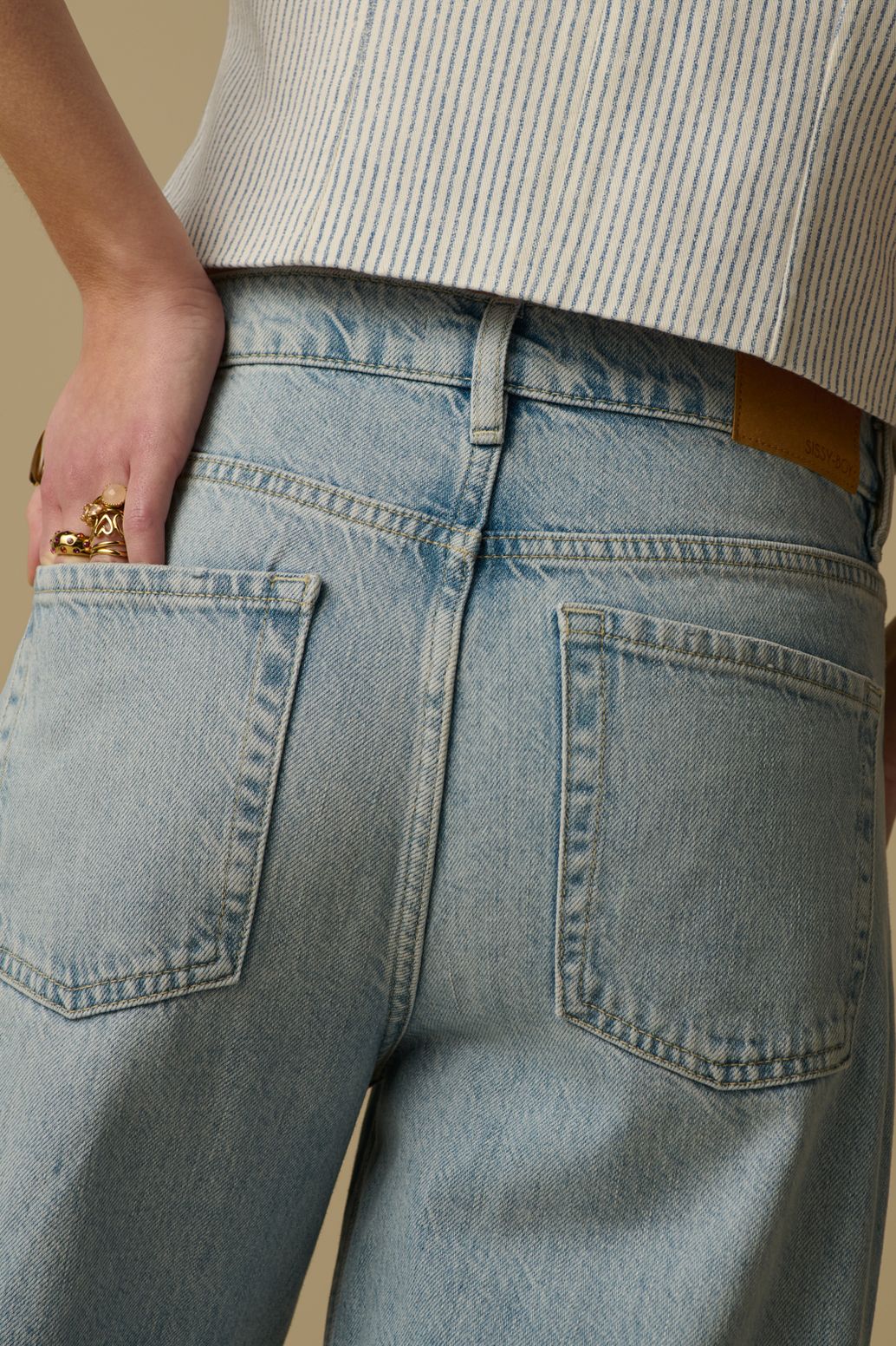 Gold plated ring met stenen