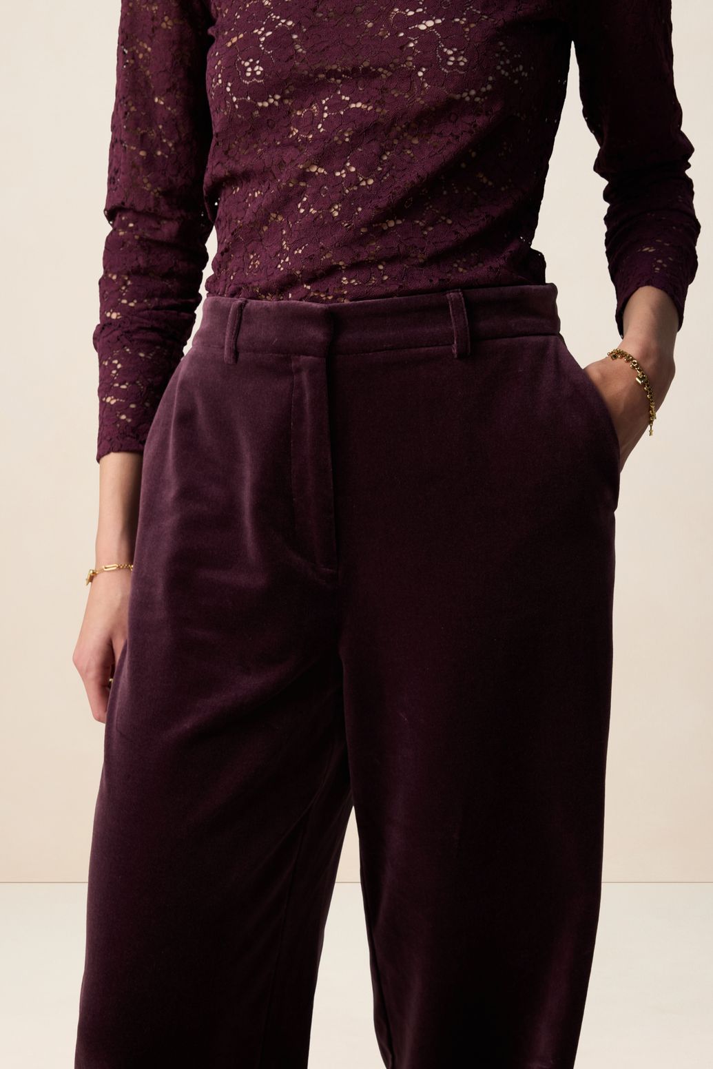 Pantalon en velours avec jambes larges et taille haute - marron foncé