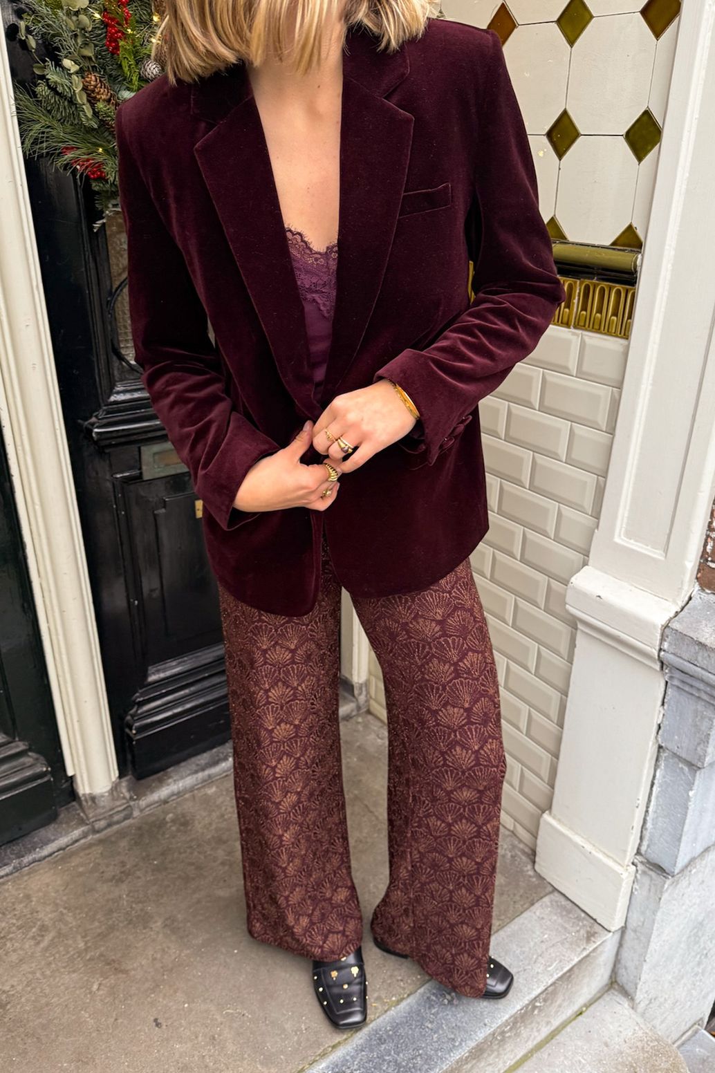 Donkerrode jacquard broek met schelpen