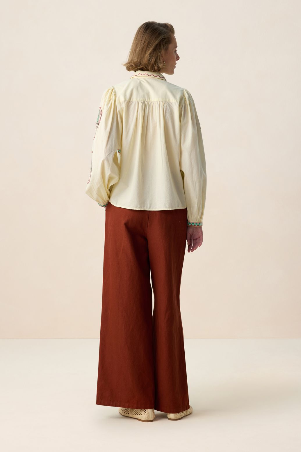 Lichtgele blouse met embroidery