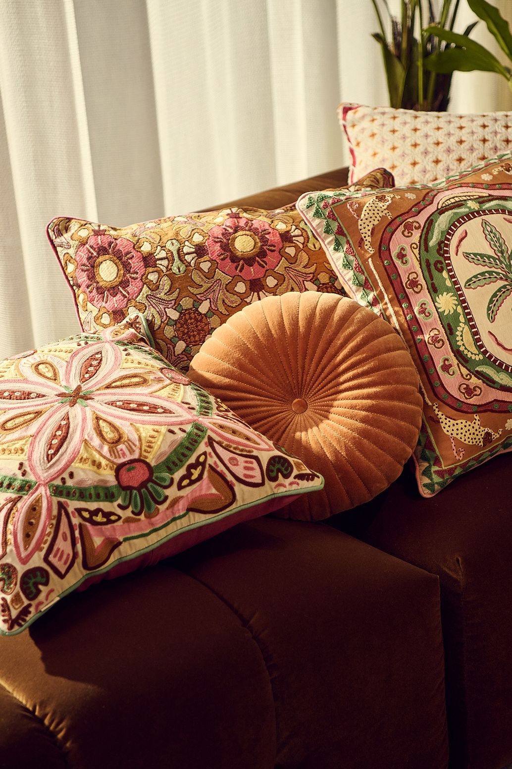 Kissen mit Blumenmuster - mehrfarbig