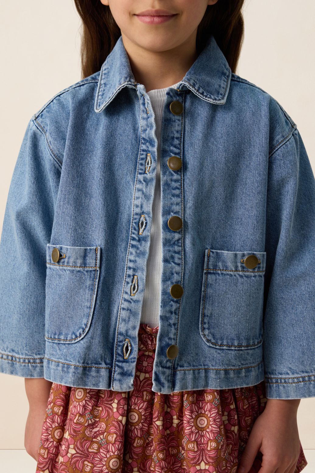 Jeansjacke mit aufgenähten Taschen - blau