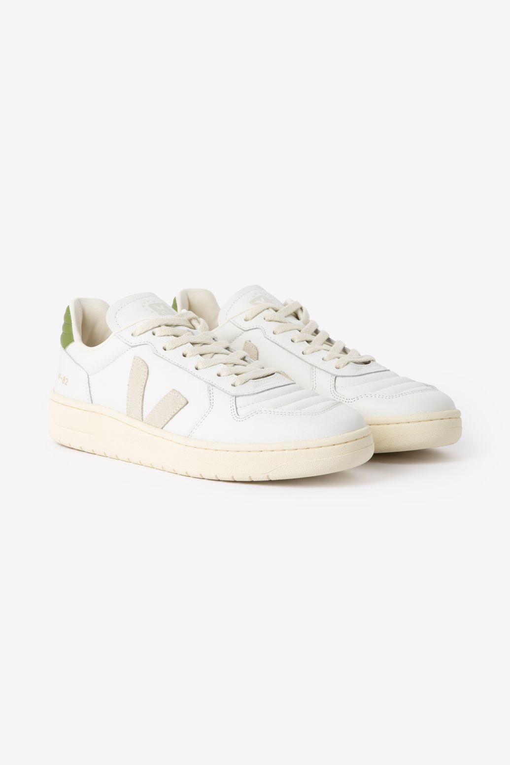 Veja Baskets en daim - blanc