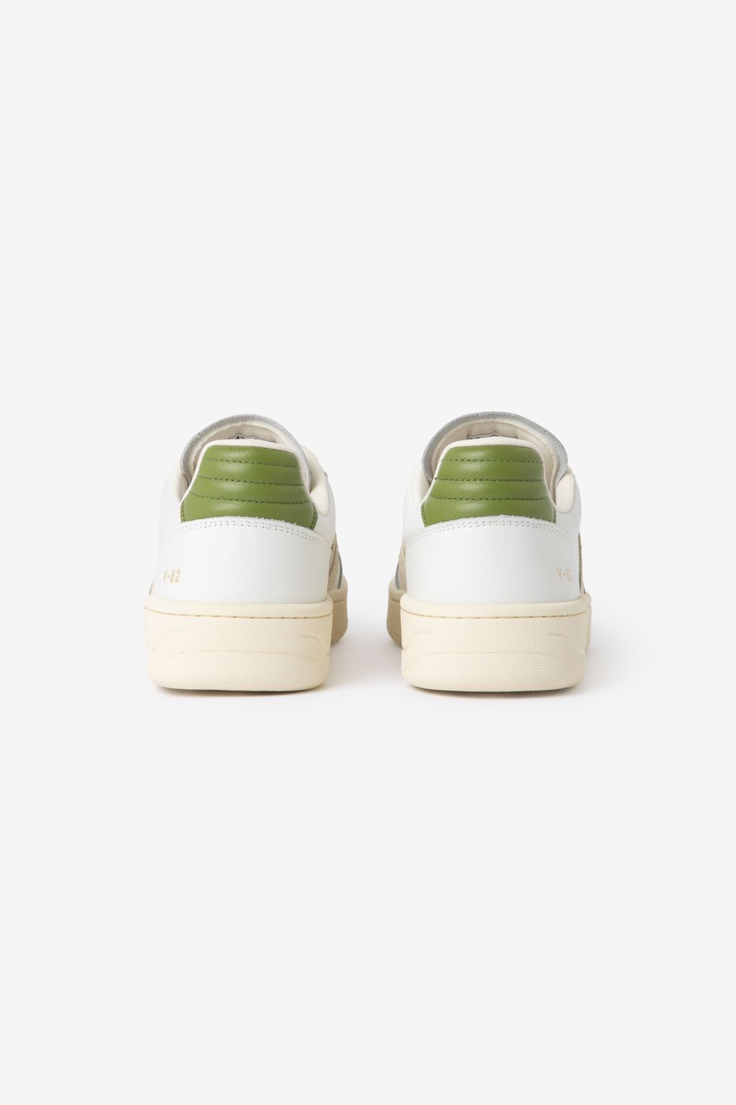 Veja Baskets en daim - blanc