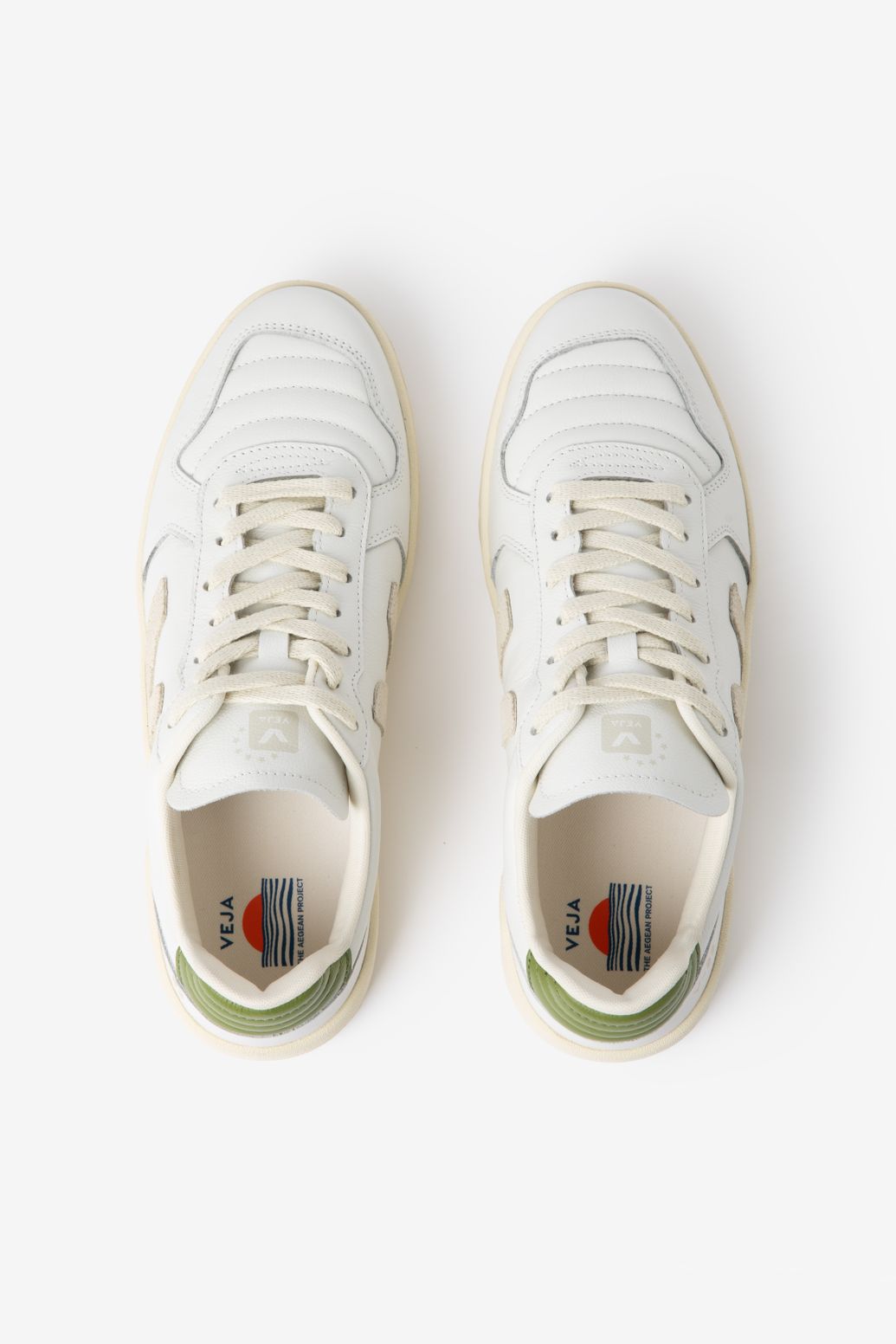 Veja Baskets en daim - blanc