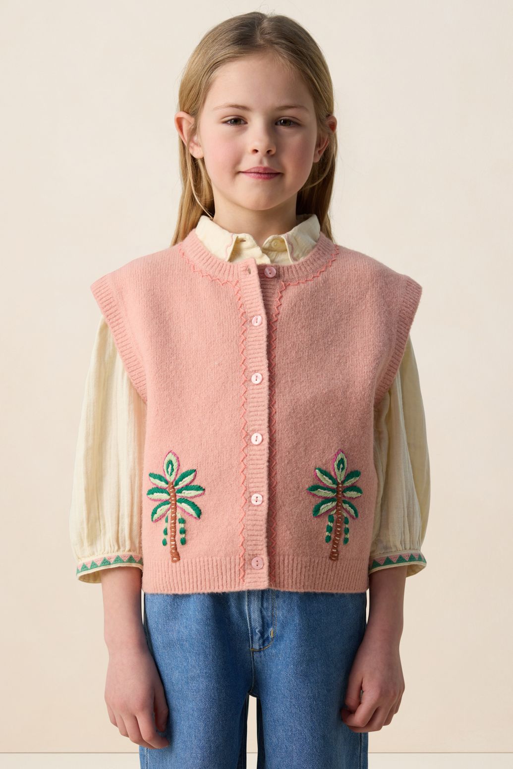 Lichtroze spencer met embroidery