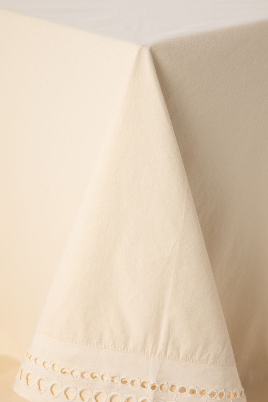 Nappe avec dentelle (160x300 cm) - beige