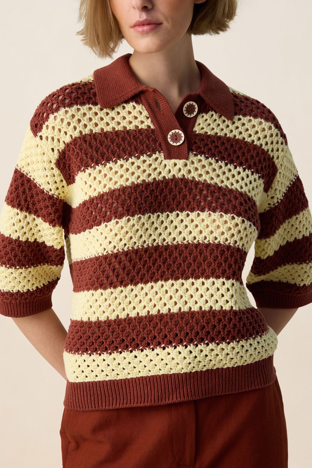 Donkerrode gebreide polo