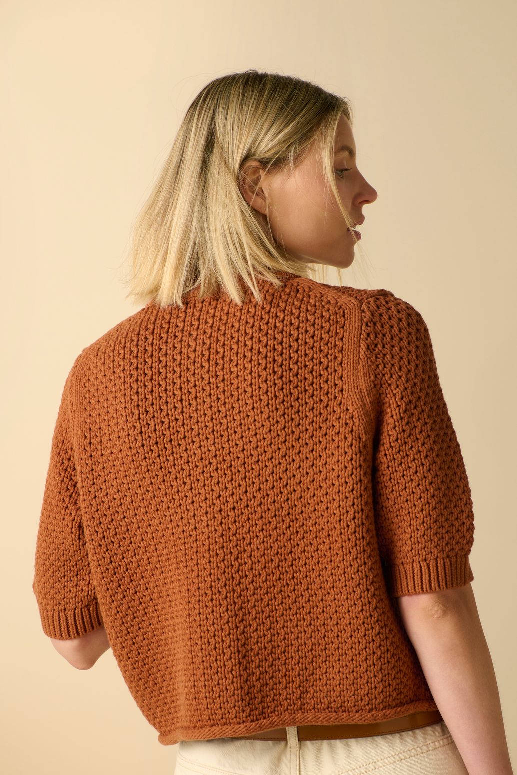Donkerbruin gebreid vest