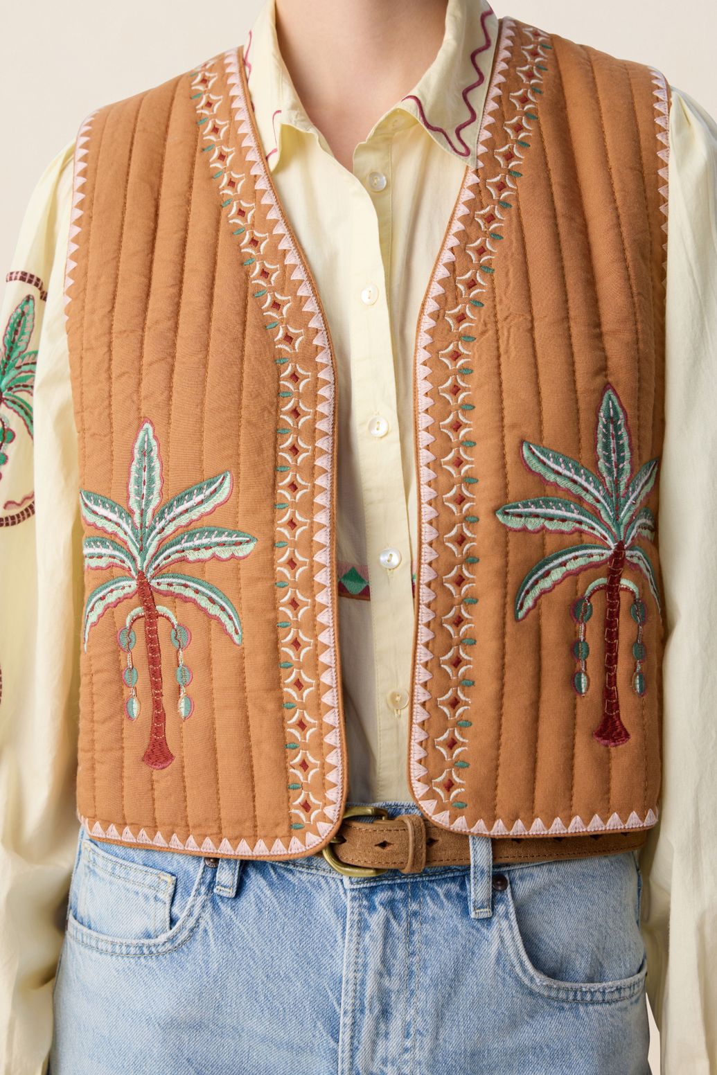 Bruin gilet met embroidery