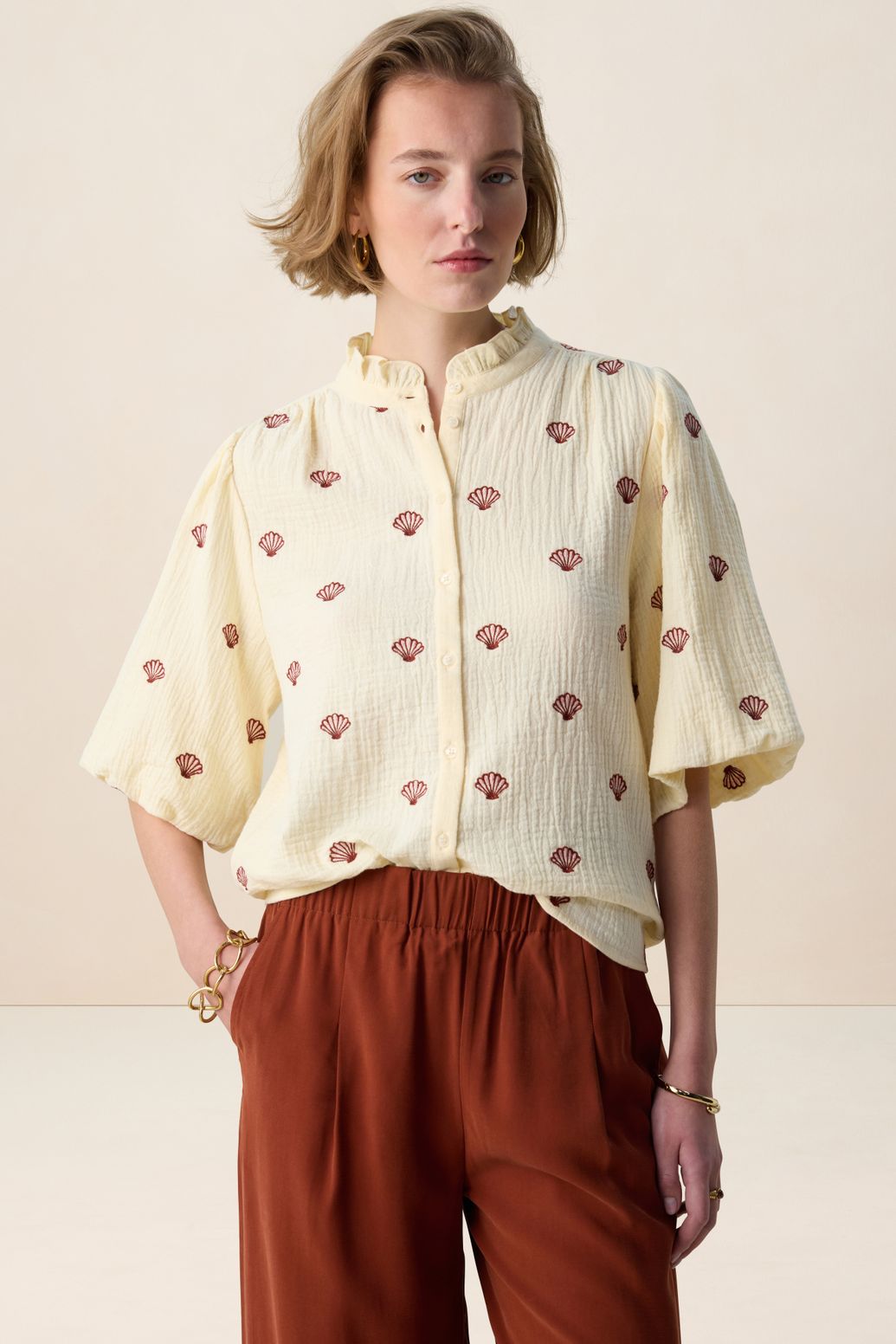 Blouse avec broderies - jaune clair