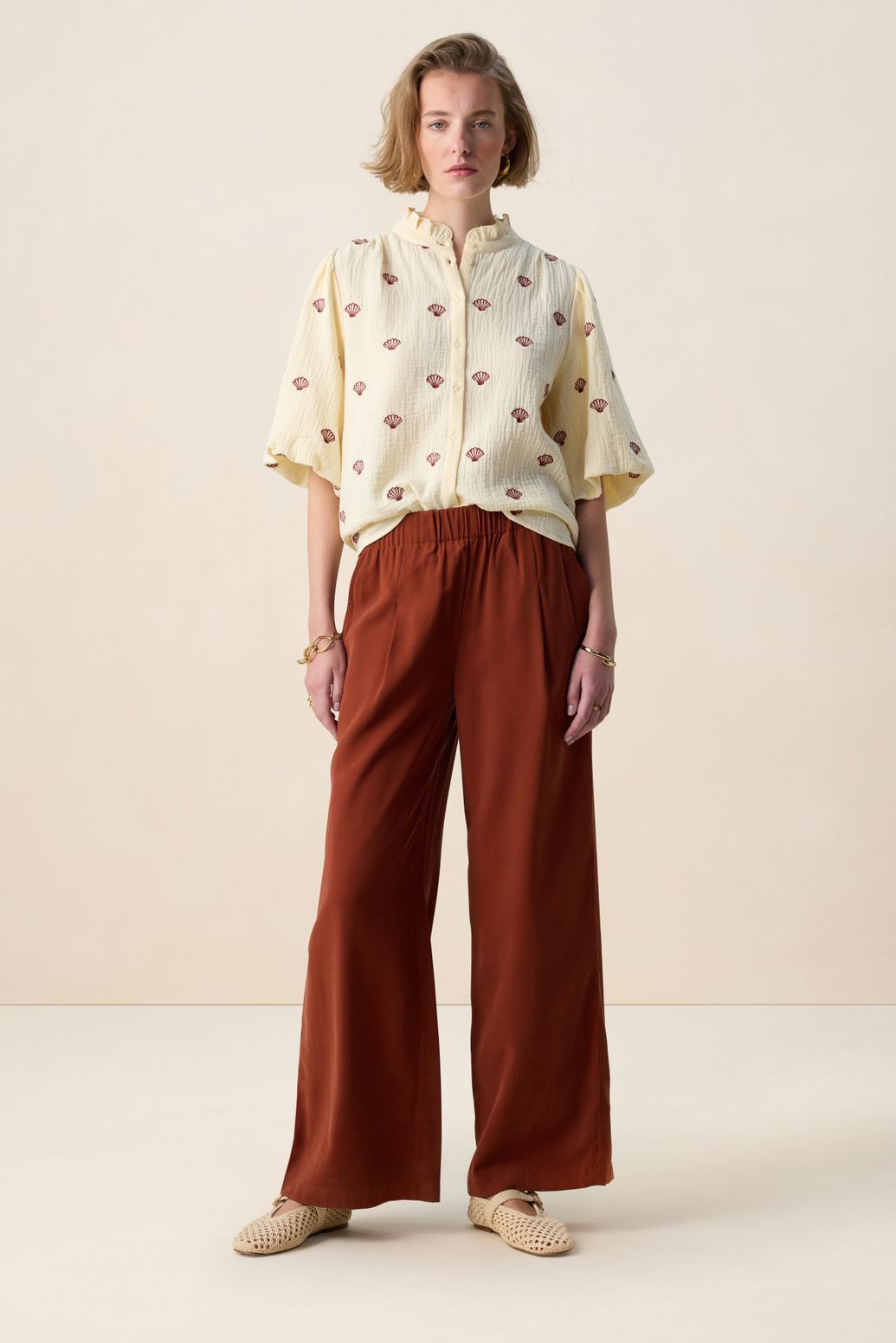 Blouse avec broderies - jaune clair