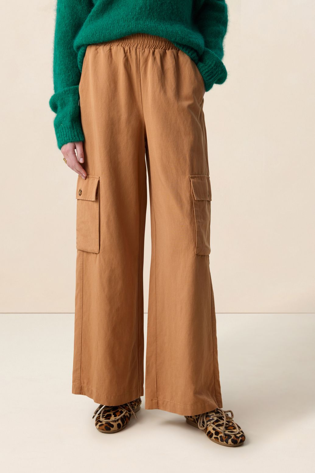 Bruine wide leg broek met opgestikte zakken