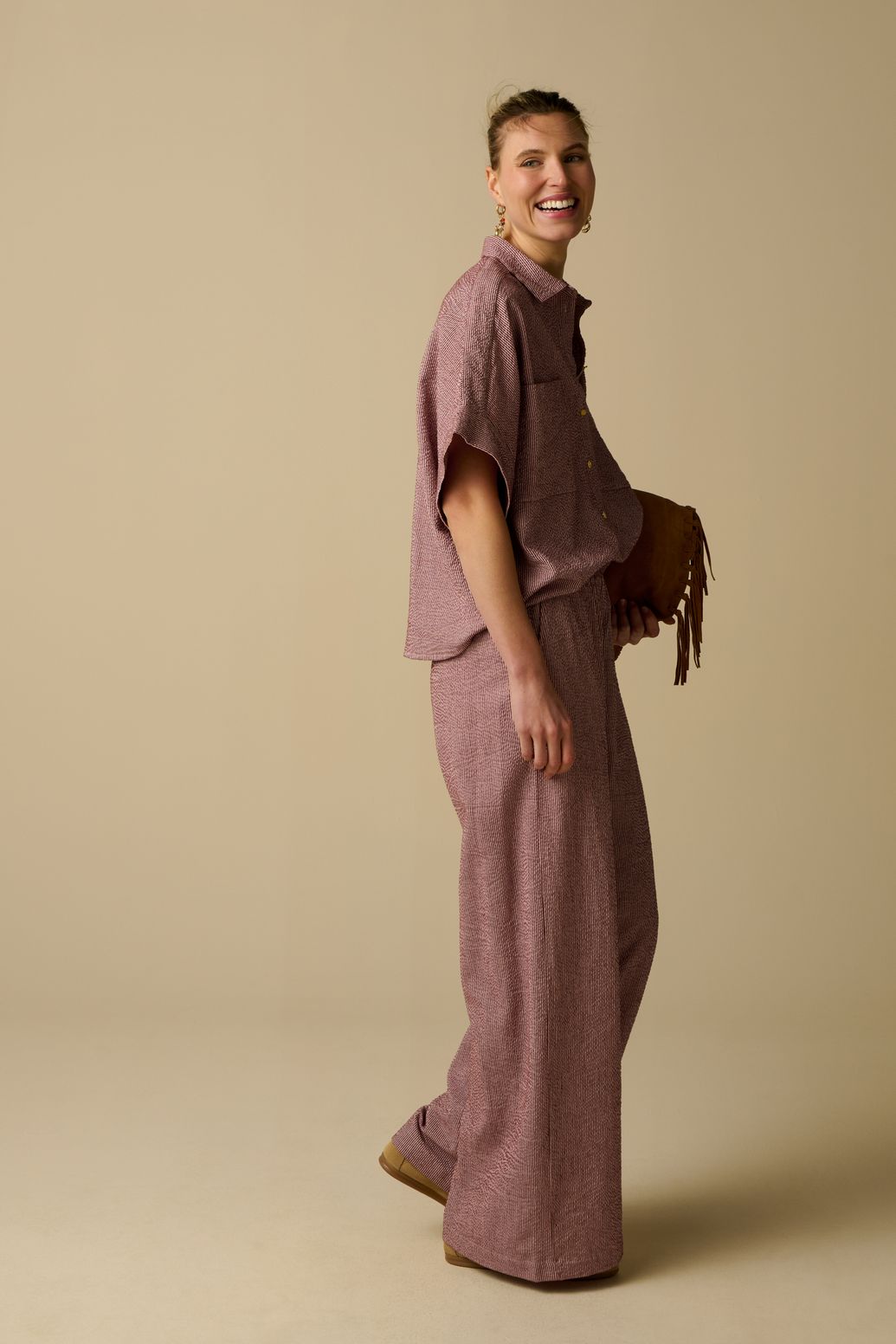 Donkerrode gestreepte wide leg broek