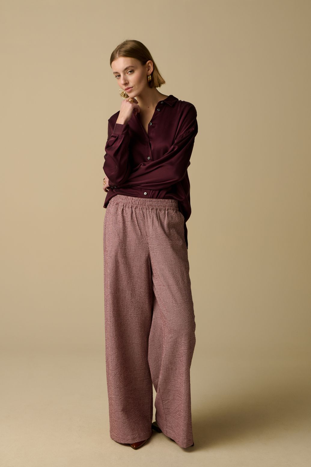 Donkerrode gestreepte wide leg broek