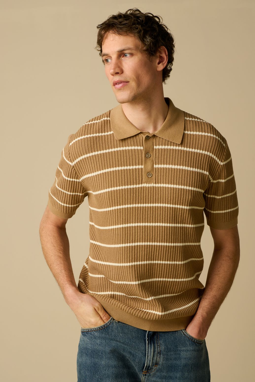 Lichtbruine polo met strepen