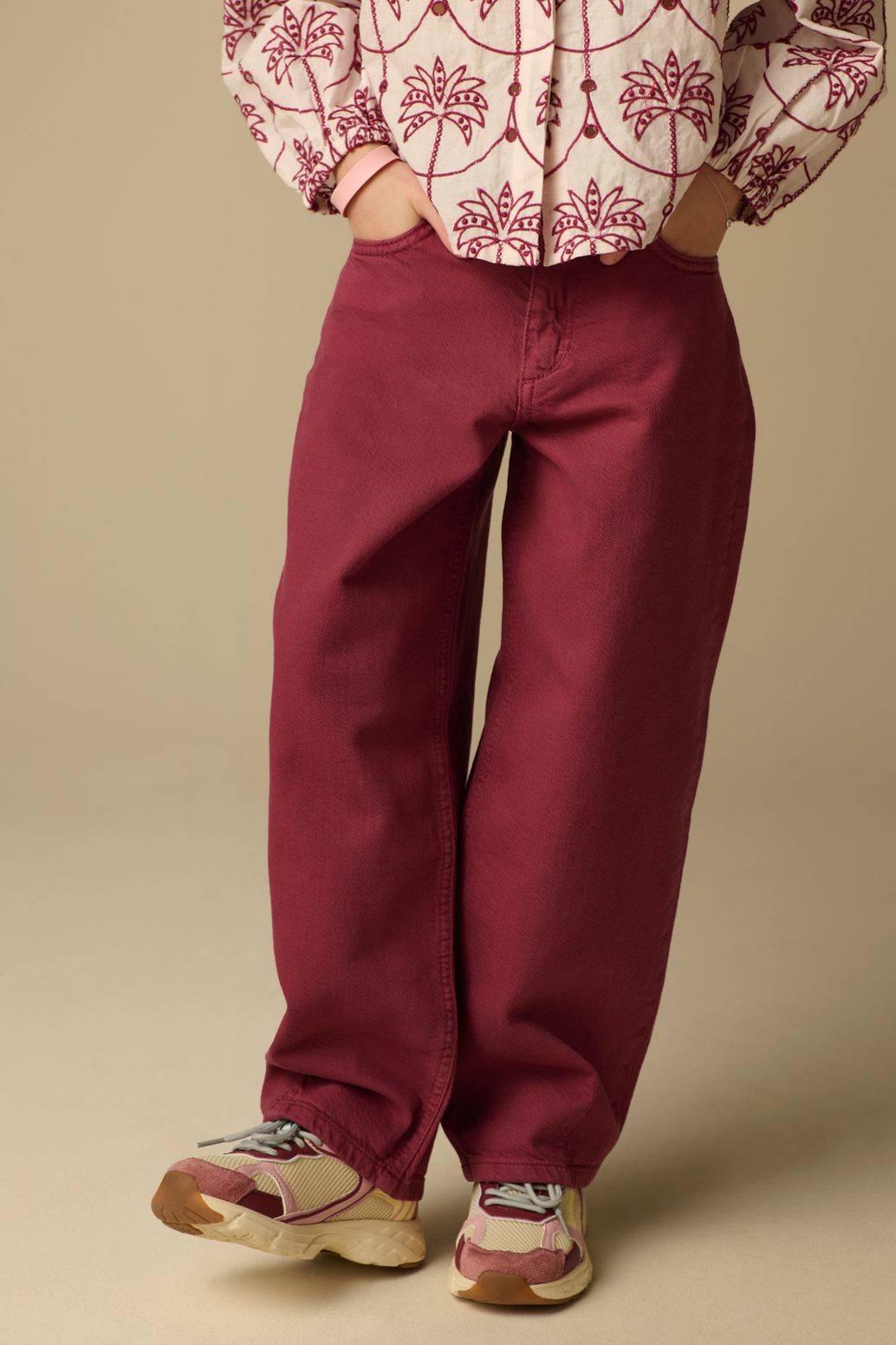 Donkerroze barrel jeans