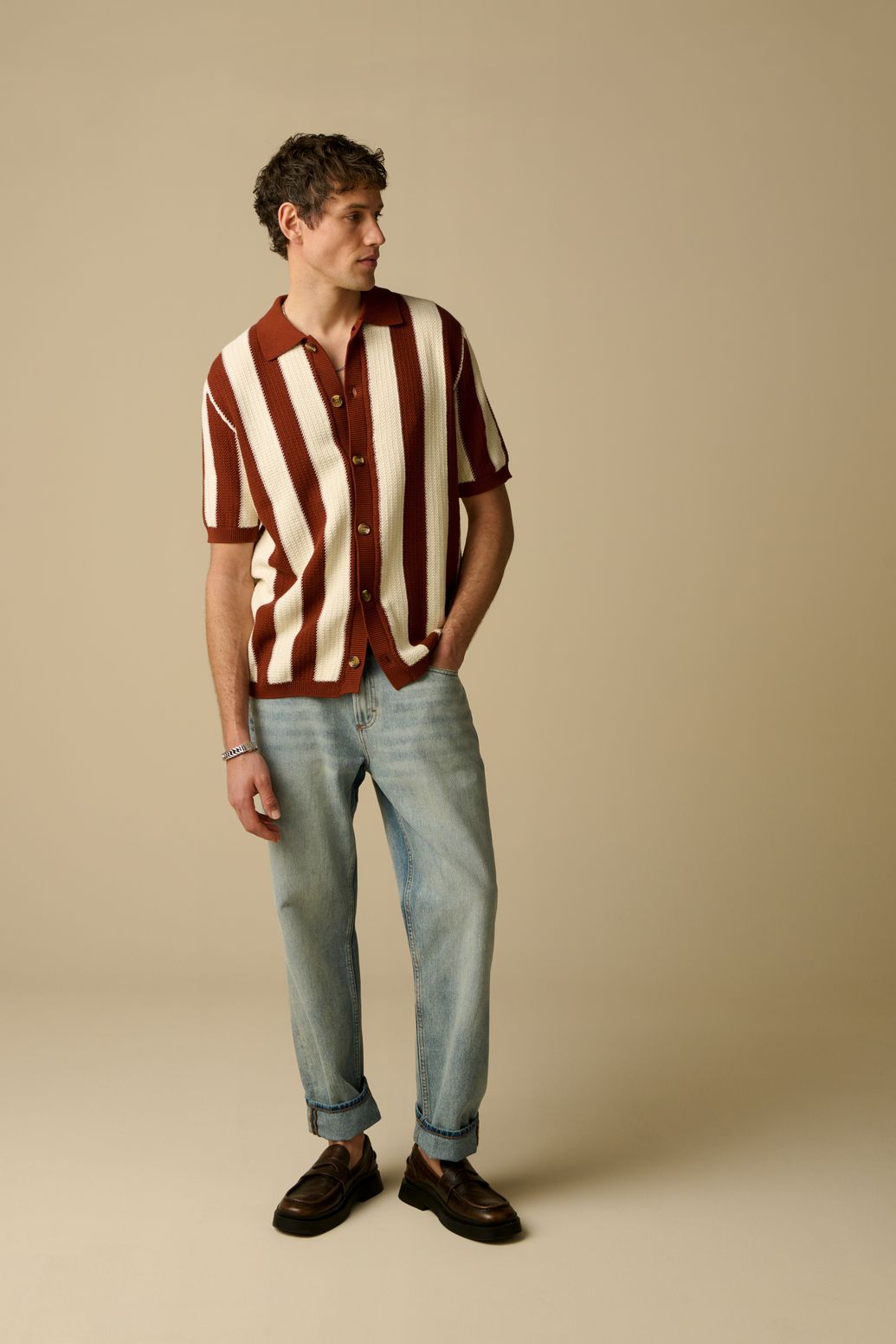 Donkerbruin vest met strepen