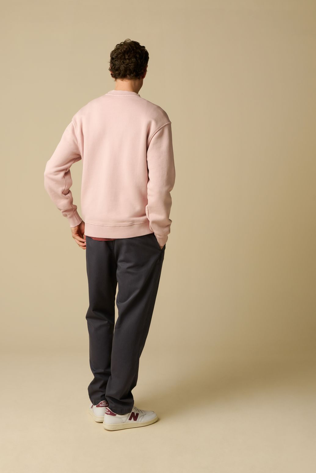 Lichtroze sweater met artwork