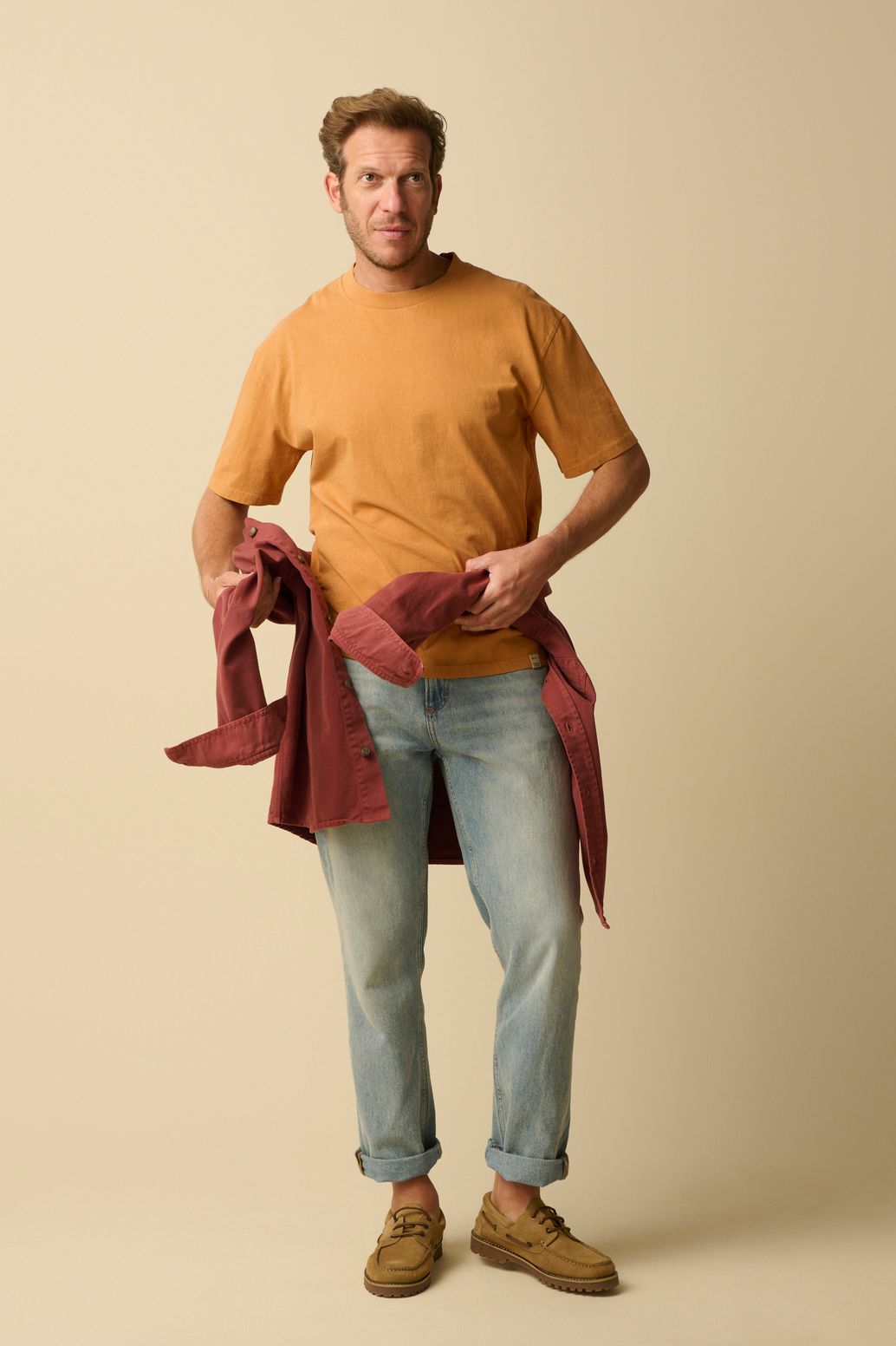 T-Shirt mit Stickerei - braun