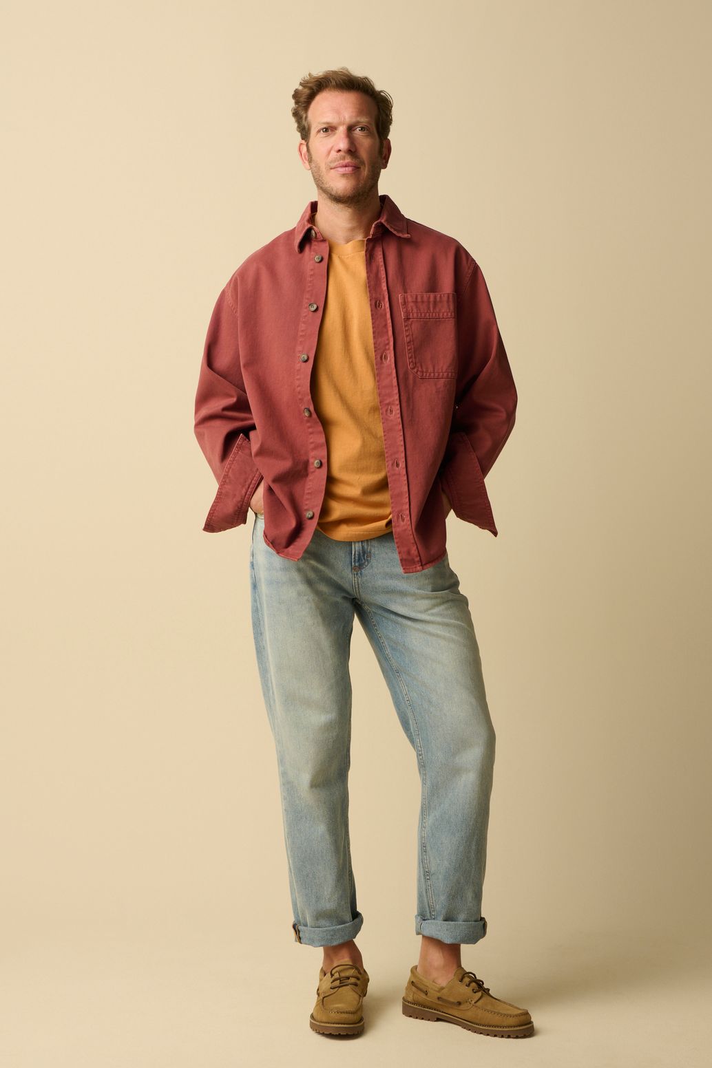 T-Shirt mit Stickerei - braun