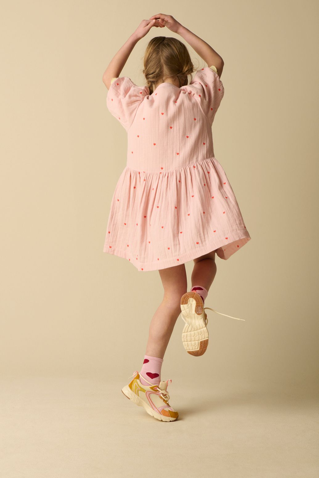 Roze jurk met hartjes embroidery