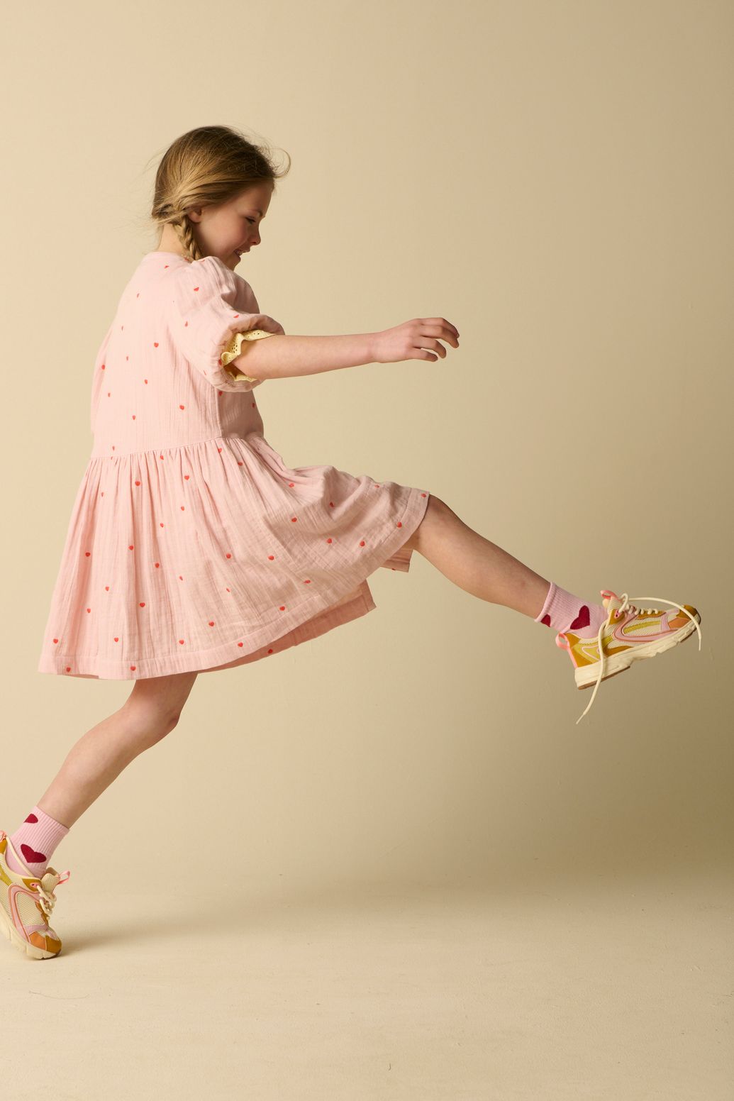 Roze jurk met hartjes embroidery