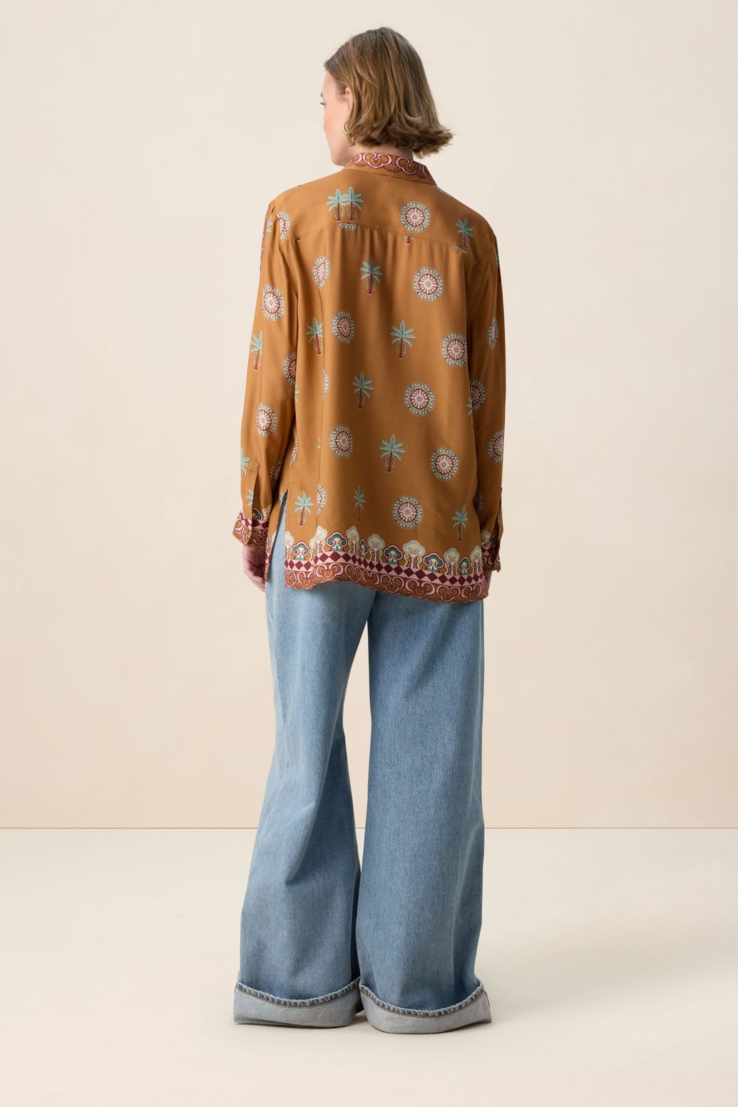 Bluse mit Palmenmuster - braun