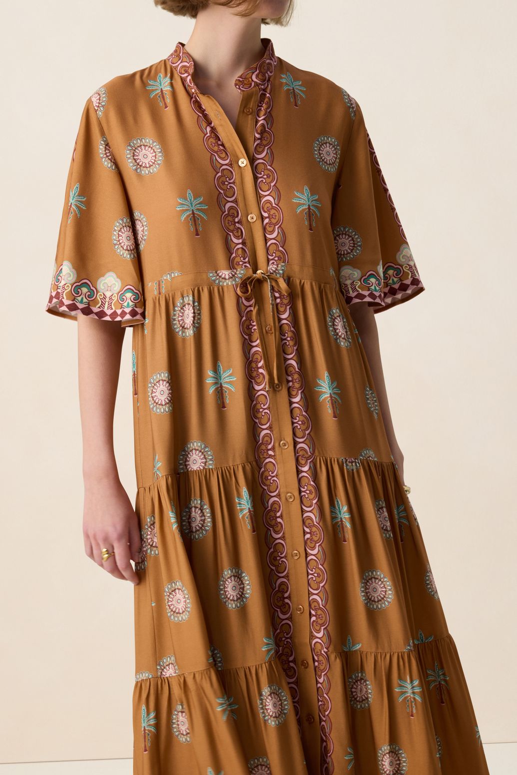 Maxi-Kleid mit Palmenmuster - braun